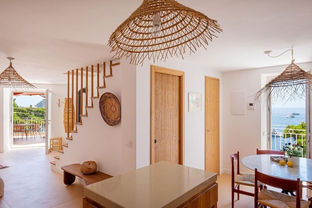 Villa Cisterna Capri, Private Beach Front Property With Pool Exterior foto