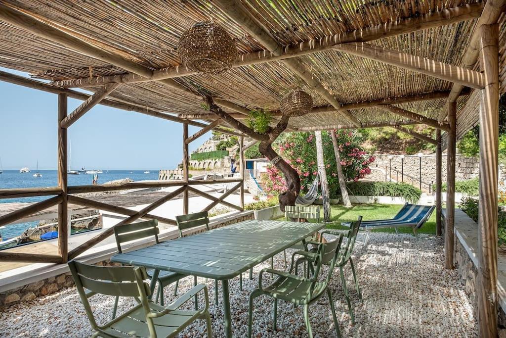 Villa Cisterna Capri, Private Beach Front Property With Pool Exterior foto